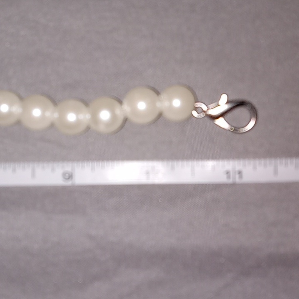 Multi-Use Pearl Purse Chain Accessory - Picture 3 of 4